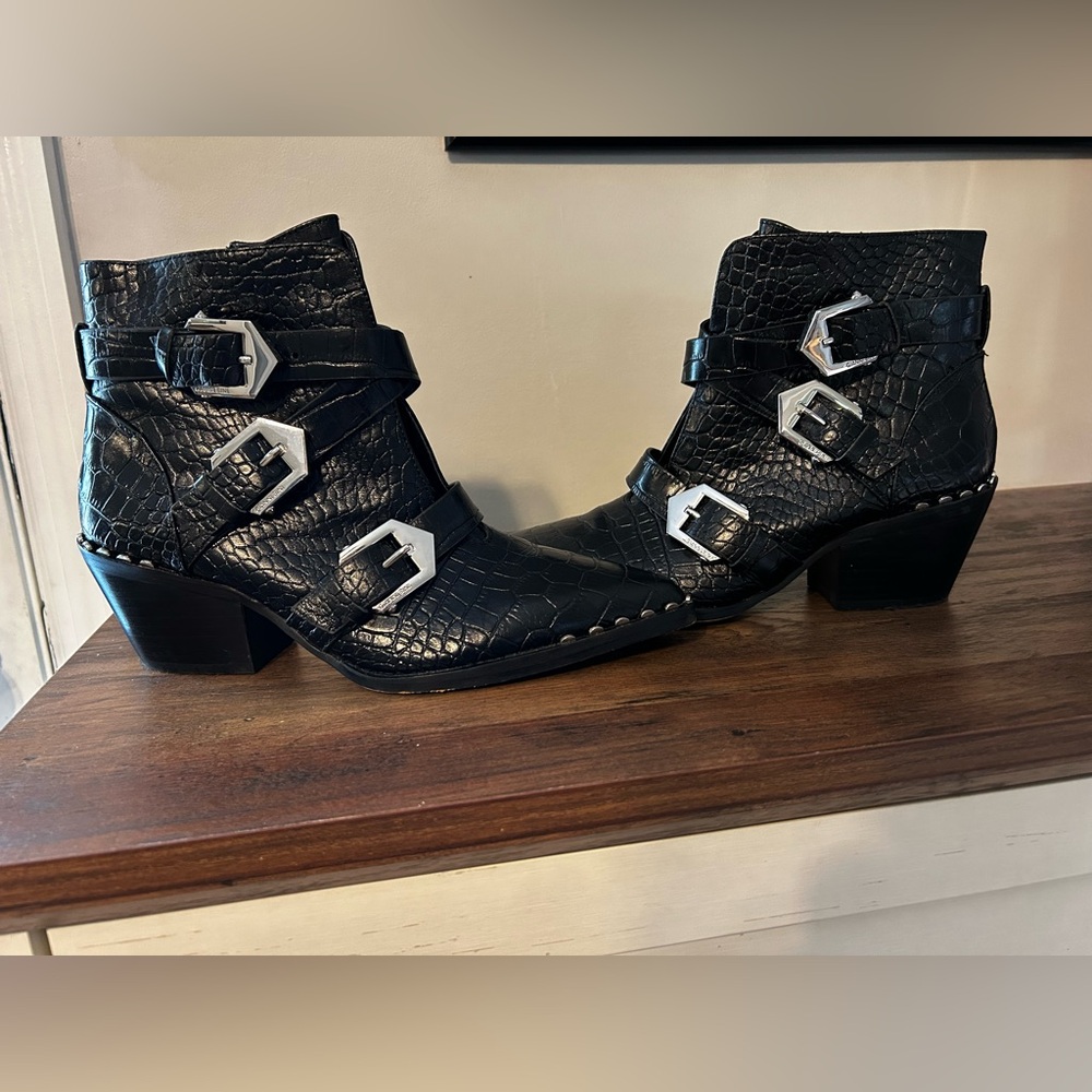 Gianni Bini Jeydda Black Crocodile Leather Silver Buckle Western Boots